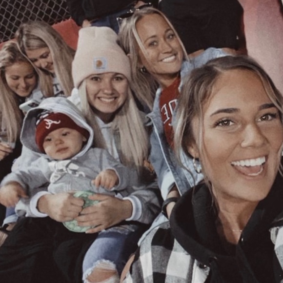 Meet your Posher, Madison - Picture 1 of 8